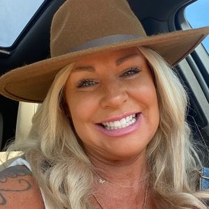 Meet your Posher, Tomi